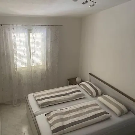 Modern Eingerichtetes In Prázdninový dům *