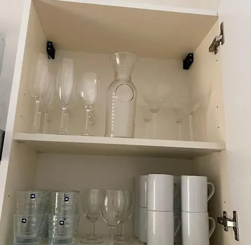 Modern Eingerichtetes In * Posada